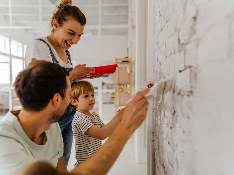 Hướng dẫn cách sơn lại tường cũ không bị bong tróc